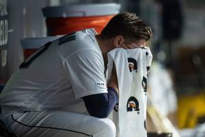Twins hit 4 HRs, pound stumbling Mariners