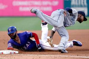 Slumping Mariners fall to Rangers