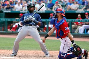 Mariners swept in Texas