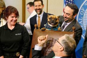 Editorial: Slow revolving door for lawmakers-turned-lobbyists