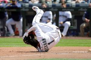 Back-and-forth game ends with Mariners on short end