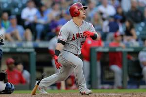 Encarnacion homers twice, M’s lose to Angels