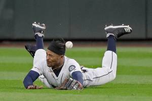Gearrin flops as opener, Mariners fall to Houston 4-2