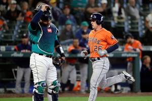 Mariners battle, fall to Astros in 14 innings