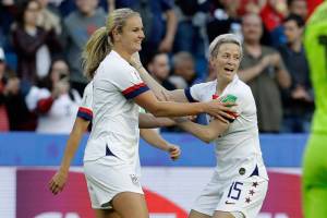 U.S. blanks rival Sweden, allows 0 goals in group play