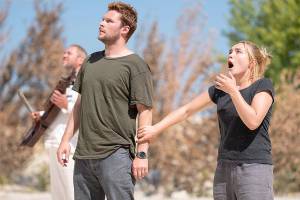 ‘Midsommar’: There’s creepy stuff galore under the midnight sun