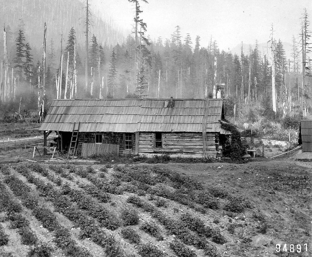 The Silverton Ranger Station around 1910, decades before the site was used by Everett Public Schools for youth camps. (U.S. Forest Service)