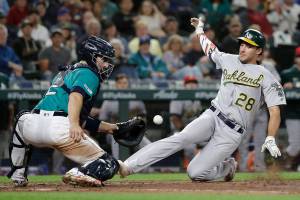 Kikuchi pitches well, M’s lose to A’s