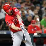 Blunder in 9th dooms M’s in loss to Angels