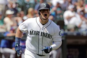 Leake, Vogelbach lift Mariners over Rangers