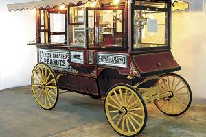 Popcorn wagons, the food trucks of yesteryear, popular again