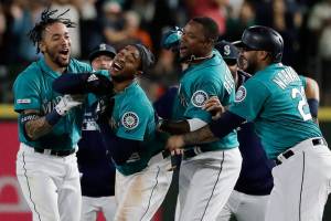 Smith’s walk-off single in 9th lifts Mariners over Tigers