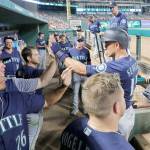 Seager, Mariners win 6th straight, out-slug Texas 8-5