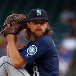 Mike Leake works during a game between the Mariners and Rangers on July 30, 2019, in Arlington, Texas. (AP Photo/Tony Gutierrez)