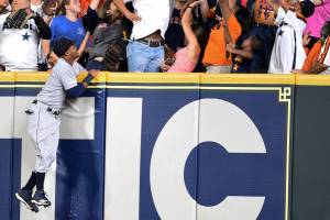 Houston batters Mariner pitchers in 10-2 win