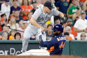 Astros beat M’s 3-1 to complete sweep