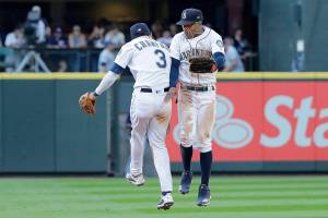 Mariners beat San Diego 3-2, snap 5-game losing streak
