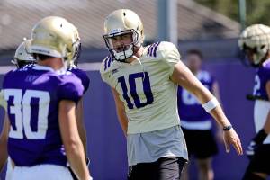Eason finding own way to be leader of UW’s offense