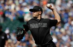 Gonzales earns his 14th win in the Mariners’ 3-1 victory
