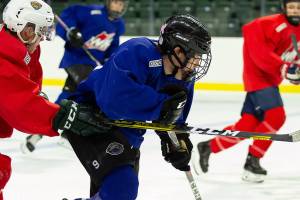 Silvertips sign Seattle native Brendan Lee to contract