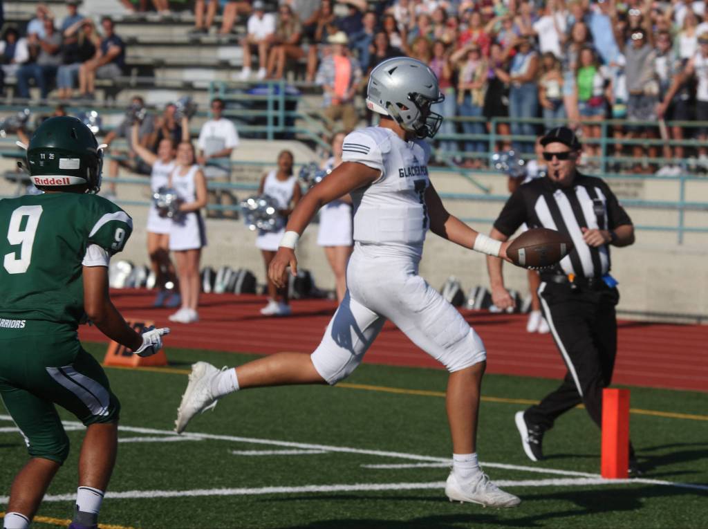 Glacier Peak beat Edmonds-Woodway 35-14, in the season opening football game for both teams, at Edmonds Stadium on Friday, Sept. 6, 2019 in Edmonds, Wash. (Andy Bronson / The Herald)