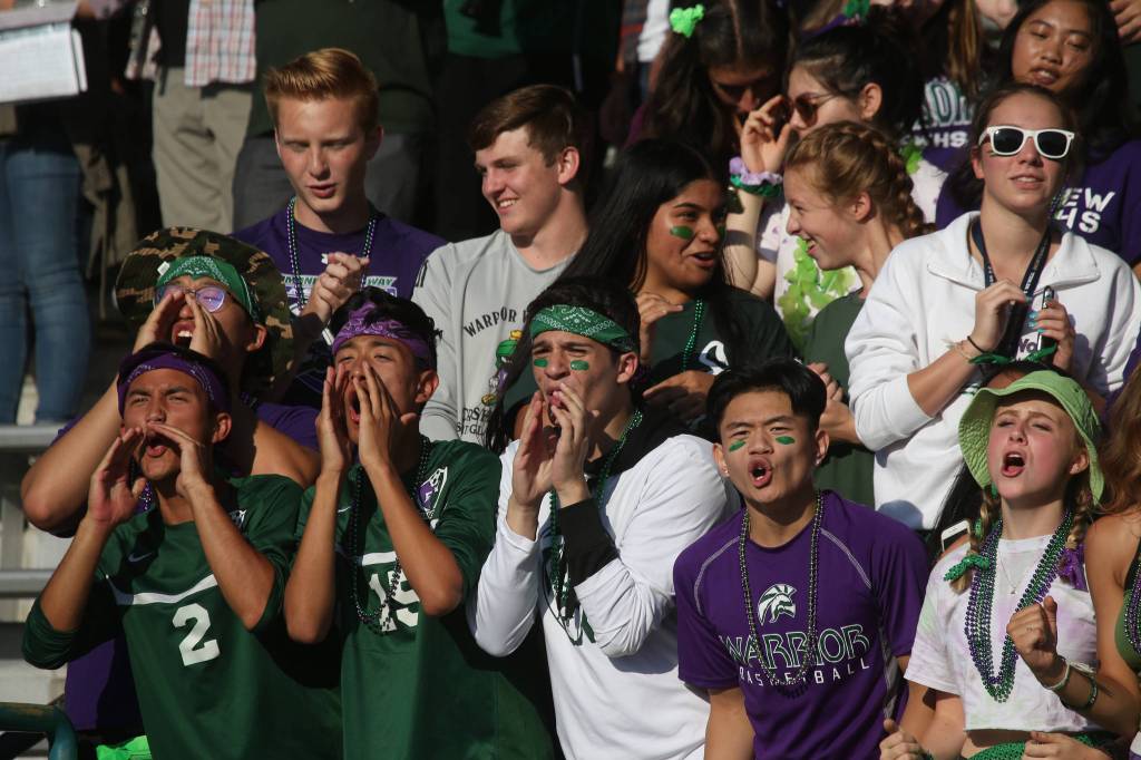 Glacier Peak beat Edmonds-Woodway 35-14, in the season opening football game for both teams, at Edmonds Stadium on Friday, Sept. 6, 2019 in Edmonds, Wash. (Andy Bronson / The Herald)