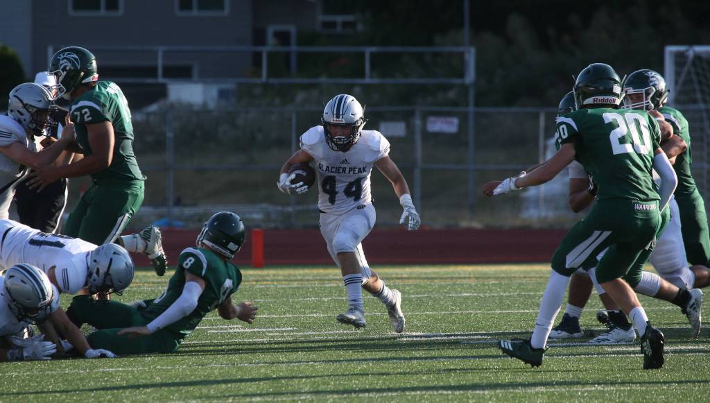 Glacier Peak beat Edmonds-Woodway 35-14, in the season opening football game for both teams, at Edmonds Stadium on Friday, Sept. 6, 2019 in Edmonds, Wash. (Andy Bronson / The Herald)