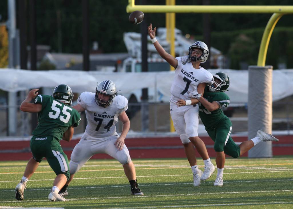 Glacier Peak beat Edmonds-Woodway 35-14, in the season opening football game for both teams, at Edmonds Stadium on Friday, Sept. 6, 2019 in Edmonds, Wash. (Andy Bronson / The Herald)