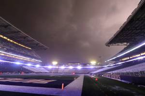 UW football aims to regroup after late-night loss