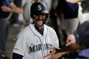 Lewis ties MLB home run record in Mariners’ loss to Reds