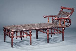 Unusual ‘Modern gothic’ woven wire daybed auctions for $3,125
