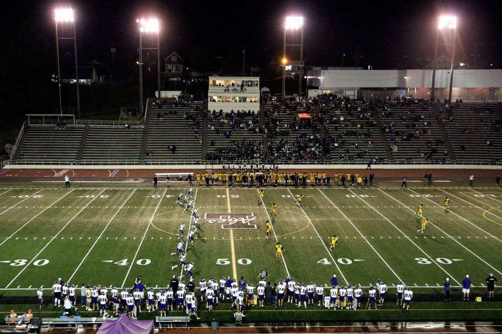 The start of the third quarter Friday night at Lincoln Bowl in Tacoma on September 13, 2019. Lake Stevens won 35-26. (Kevin Clark / The Herald)