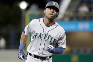Rookie goes deep again as M’s beat Pirates, 4-1