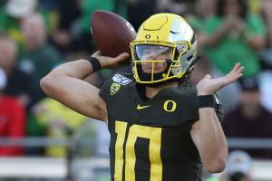 Oregon poses biggest test yet for young UW defense