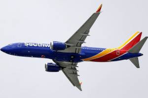 Grounded Boeing plane churns up more turbulence at airlines