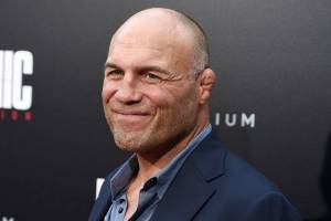 Lynnwood native Couture hospitalized after heart attack