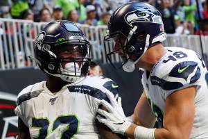 Seahawks build a big lead then hang on for a 27-20 victory