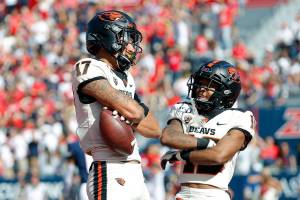 Huskies look to get back on track versus energized Beavers