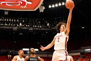 Elleby scores 27, WSU cruises past Seattle in season opener