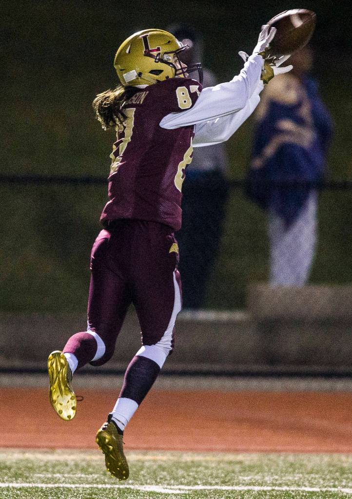 Lakewoods Hayden Richardson makes a catch during a 2A playoff game against Liberty on Nov. 8, 2019 in Arlington, Wash. (Olivia Vanni / The Herald)