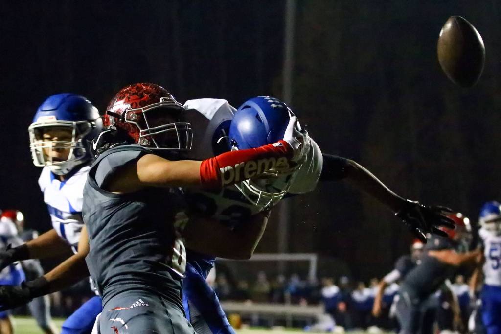 Archbishop Murphy advances over Sedro-Woolley, 23-6, Friday night at Archbishop Murphy High School in Everett on November 8, 2019. (Kevin Clark / The Herald)