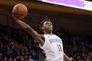 Huskies rebound from loss, rout Black Bears