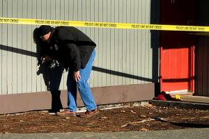 4 shot, injured in south Everett; shooter remains at large