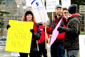 EdCC teachers picket for pay raises as negotiations stall