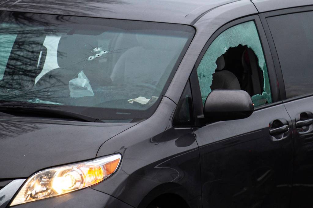 Victim, suspect die after shooting near Vancouver school