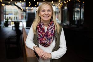 Best gift ever: Mail-order DNA test turns up a big sister