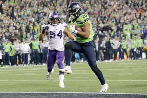 Seahawks hold off Vikings, seize 1st place in NFC West
