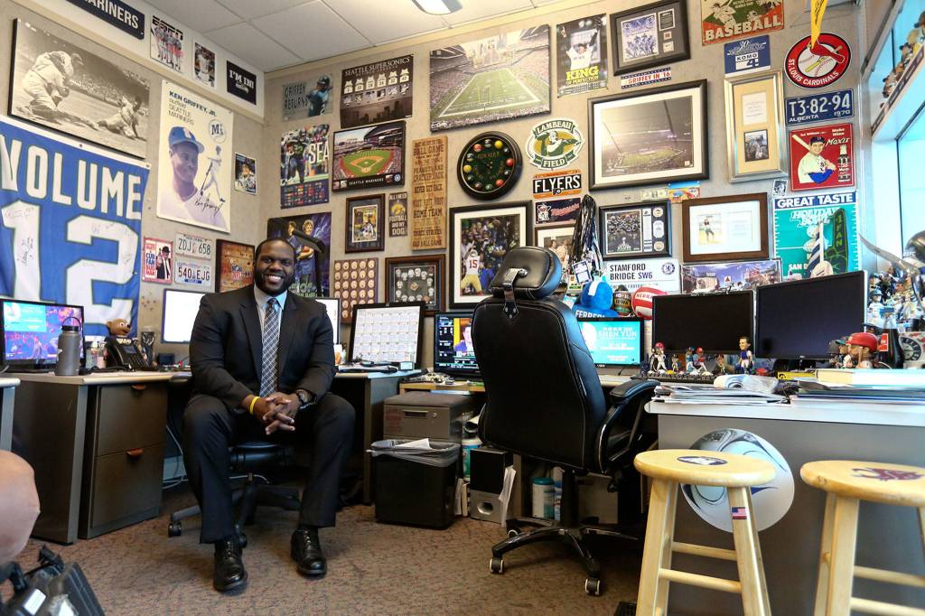 Femi Abebefe, a Cascade High alumnus, is the weekend sports anchor for Seattles KOMO 4 News. (Kevin Clark / The Herald)