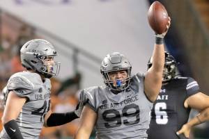 Ex-Glacier Peak star to lead Air Force vs. WSU in bowl game
