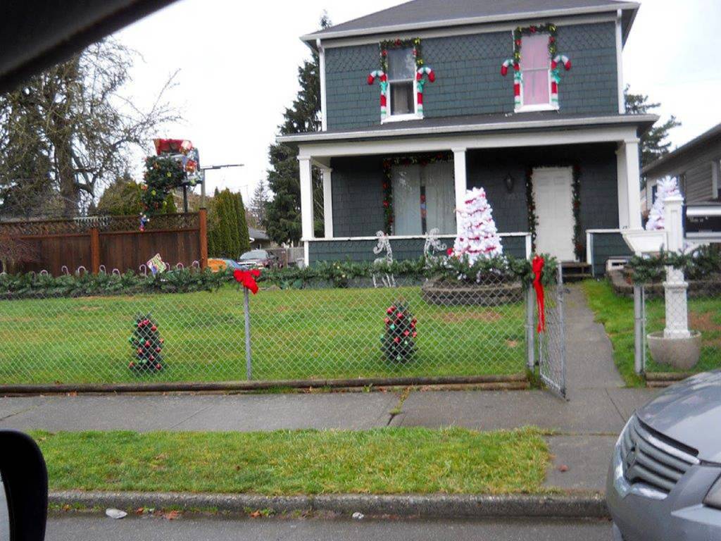 Photos courtesy of Katrina Lindahl                                The ornamentation at 2414 State St. claimed the Riverside Neighborhood Associations 22nd annual holiday lighting contest award for best daytime decorations.